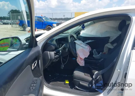 2025 Kia K4 Lxs z USA, uszkodzony, nr VIN 3KPFT4DE4SE019420